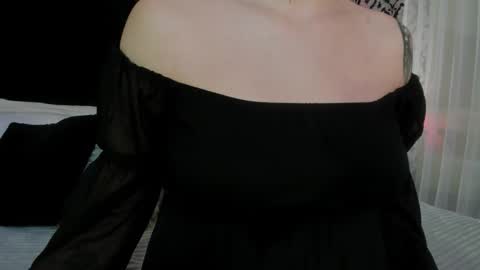 Snapshot of adeelinee chatting on September 26, 7:51 pm Ade online show from September 26, 7:51 pm