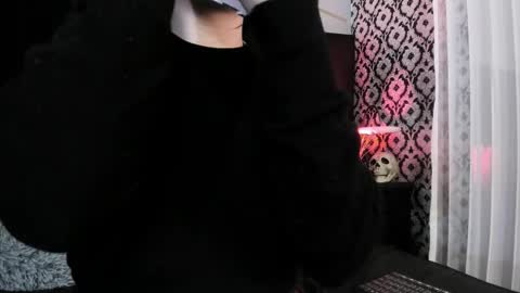 Snapshot of adeelinee chatting on October 3, 8:06 pm Ade online show from October 3, 8:06 pm