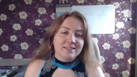 Snapshot of adel_redhead_ chatting on June 10, 1:21 pm Adel online show from June 10, 1:21 pm