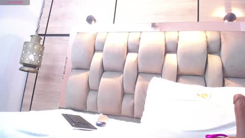 adela chase online show from January 25, 5:07 am