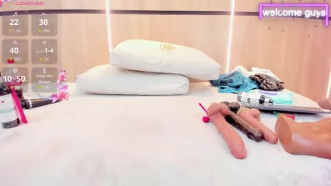 adela chase online show from October 31, 4:02 am