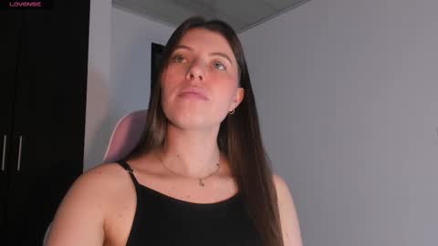 Snapshot of adela_parker chatting on December 27, 9:00 pm Adela Parker online show from December 27, 9:00 pm