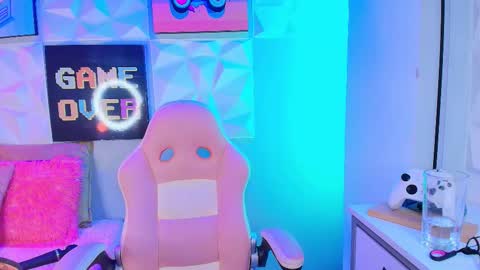 Adelaine online show from January 17, 1:32 am