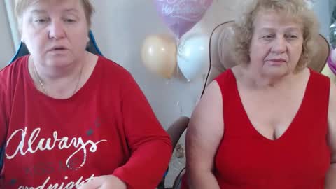 Snapshot of adelandsofia chatting on October 21, 8:15 am AdelAndSofia online show from October 21, 8:15 am