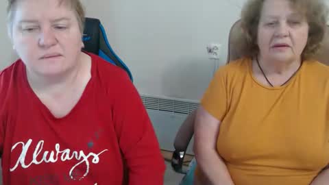 Snapshot of adelandsofia chatting on January 7, 8:50 am AdelAndSofia online show from January 7, 8:50 am