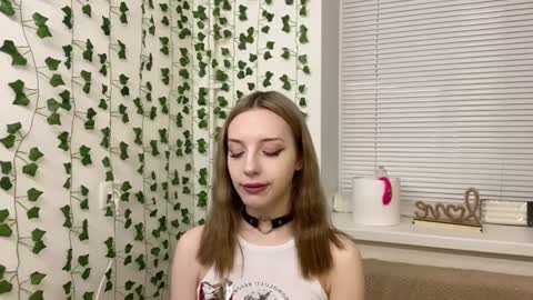 Adele online show from December 7, 2:02 pm