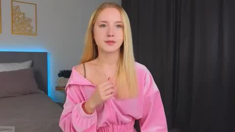 Snapshot of adele_armas chatting on September 18, 10:34 pm Adele online show from September 18, 10:34 pm