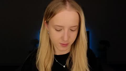 Adele online show from May 7, 8:47 pm