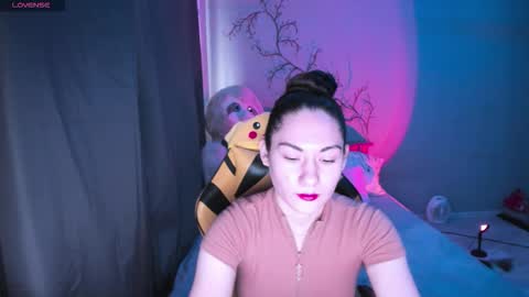 Snapshot of adele_shy_ chatting on February 9, 6:50 am Adele online show from February 9, 6:50 am