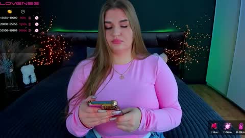 Snapshot of adele_sugar chatting on November 14, 1:04 am Your Adele online show from November 14, 1:04 am