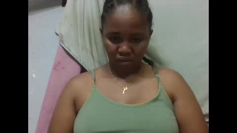 Snapshot of adelealy chatting on February 18, 7:37 am adelealy online show from February 18, 7:37 am