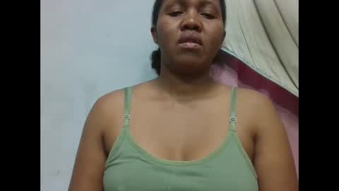 Snapshot of adelealy chatting on March 16, 5:44 am adelealy online show from March 16, 5:44 am