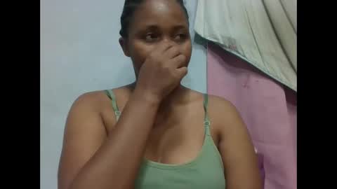 Snapshot of adelealy chatting on March 17, 7:23 am adelealy online show from March 17, 7:23 am