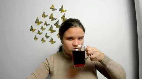 Snapshot of adelecruzz chatting on January 22, 1:00 pm adelecruzz online show from January 22, 1:00 pm