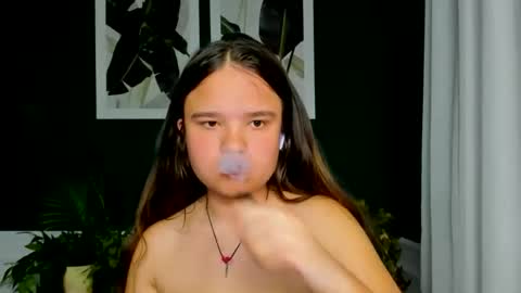 adelecruzz online show from April 25, 1:41 pm