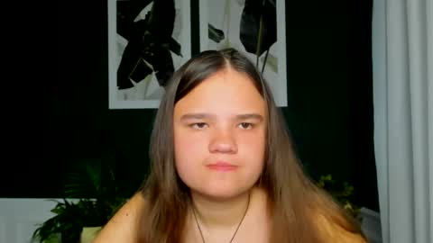 adelecruzz online show from May 1, 11:59 am