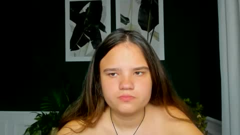 adelecruzz online show from May 8, 11:59 am