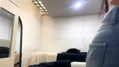 Snapshot of adelein_foxxx chatting on October 3, 8:17 pm adellein foxx online show from October 3, 8:17 pm