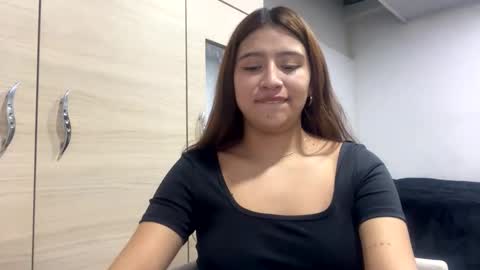 Snapshot of adelein_foxxx chatting on October 6, 2:53 am adellein foxx online show from October 6, 2:53 am