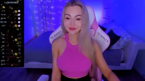 Snapshot of adeleroberts chatting on February 2, 2:10 am Adele online show from February 2, 2:10 am