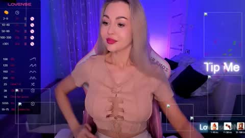 Snapshot of adeleroberts chatting on February 5, 2:16 am Adele online show from February 5, 2:16 am