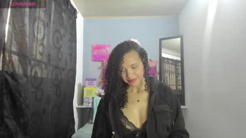 Snapshot of adeleth_blue chatting on November 1, 12:51 pm Adeleth online show from November 1, 12:51 pm