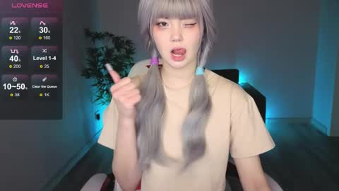 adelina__flower online show from April 29, 2:37 am