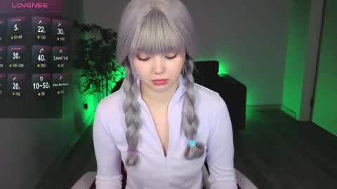 adelina__flower online show from May 17, 3:37 am