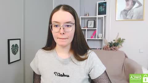 Snapshot of adelina_bb chatting on December 1, 9:15 pm Adelina online show from December 1, 9:15 pm