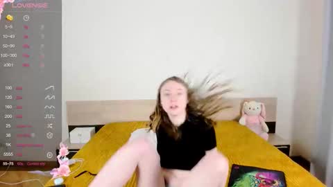 Snapshot of adelina_cowell chatting on September 27, 10:20 am Adelina online show from September 27, 10:20 am