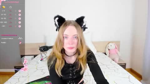 Snapshot of adelina_cowell chatting on October 4, 10:13 am Adelina online show from October 4, 10:13 am