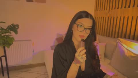Snapshot of adelinaacute chatting on October 16, 10:49 am Adelinaacute online show from October 16, 10:49 am