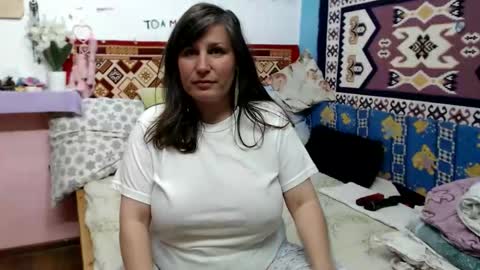 adelinemilf online show from May 17, 10:22 am