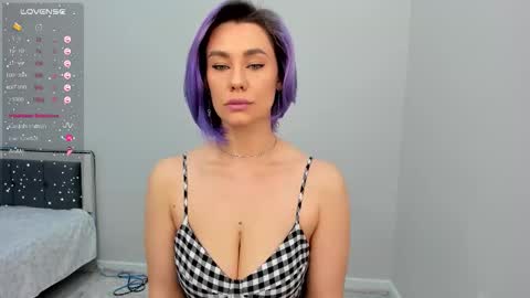 Selena online show from February 7, 5:22 am