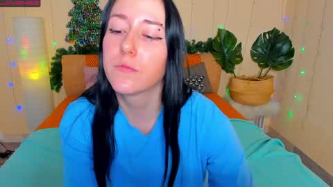 Snapshot of adell_berry chatting on December 19, 7:07 am Adel online show from December 19, 7:07 am