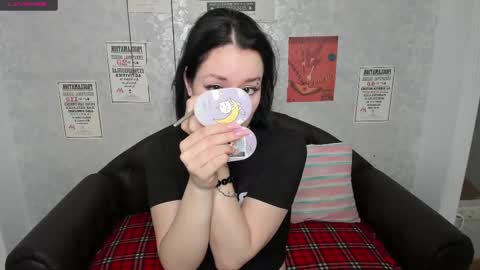 Snapshot of adell_berry chatting on March 2, 1:58 am Adel online show from March 2, 1:58 am