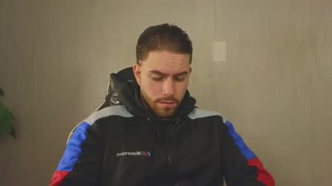 Ades online show from October 25, 11:40 am