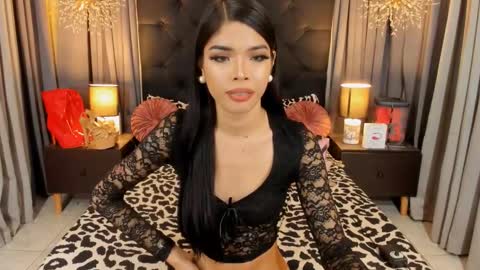 Snapshot of adiannacumforyou chatting on December 9, 12:30 pm Siobe online show from December 9, 12:30 pm
