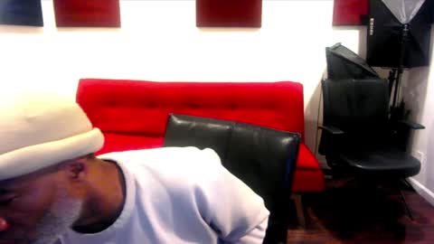 Snapshot of adick_ting chatting on December 15, 12:06 pm adick_ting online show from December 15, 12:06 pm