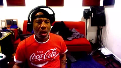 Snapshot of adick_ting chatting on February 14, 9:28 am adick_ting online show from February 14, 9:28 am