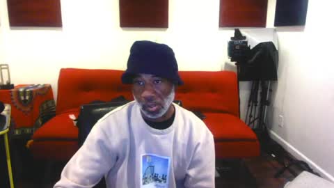 adick_ting online show from April 12, 9:09 pm
