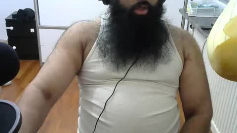 Snapshot of adil921103 chatting on September 28, 12:16 am PakiboyUK online show from September 28, 12:16 am
