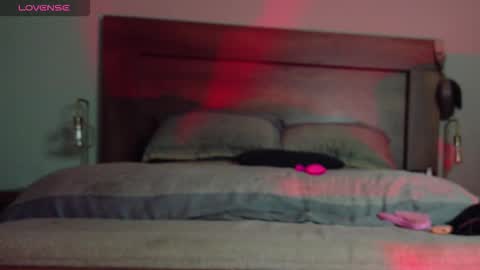 Snapshot of adn9000 chatting on October 31, 4:24 am Samantha Josh online show from October 31, 4:24 am