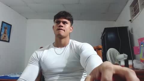 Snapshot of adonis_walkerx chatting on February 6, 2:26 pm adonis_walkerx online show from February 6, 2:26 pm