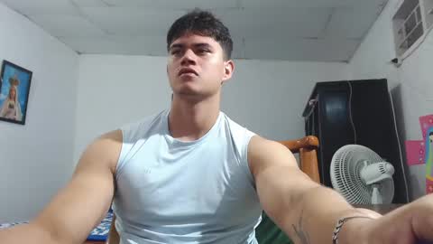 Snapshot of adonis_walkerx chatting on February 8, 1:22 pm adonis_walkerx online show from February 8, 1:22 pm