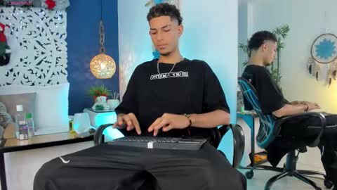 adonis_wb online show from December 17, 3:34 am