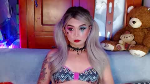 jasmine online show from December 4, 3:43 pm