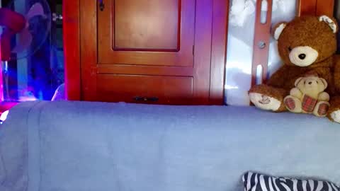 jasmine online show from December 17, 10:00 pm