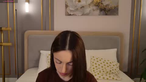 adoracortes online show from May 5, 5:04 am