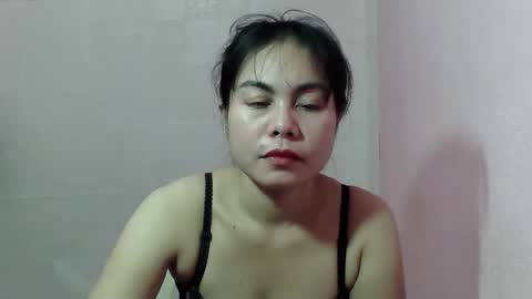 Snapshot of adorned_avah chatting on December 11, 4:20 pm Eve online show from December 11, 4:20 pm